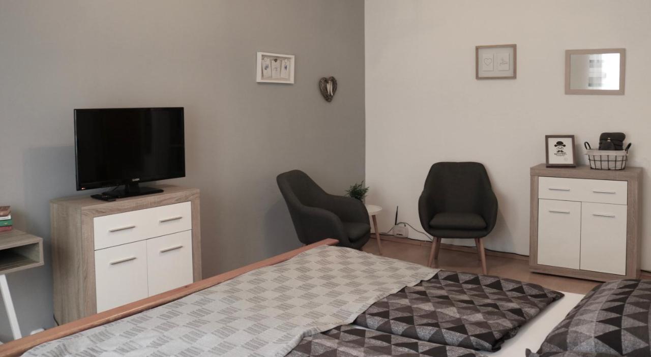 Ferienwohnung Szabadsag Apartman Pécs Exterior foto