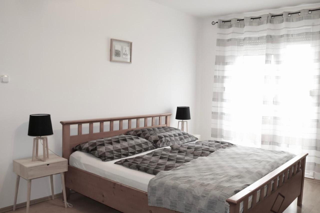 Ferienwohnung Szabadsag Apartman Pécs Exterior foto