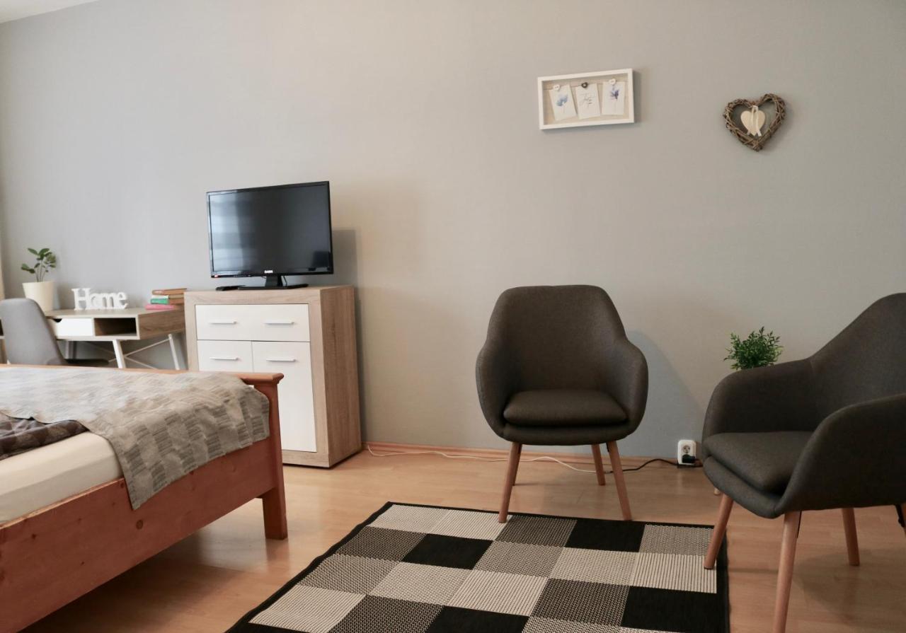 Szabadsag Apartman Pécs Exterior foto